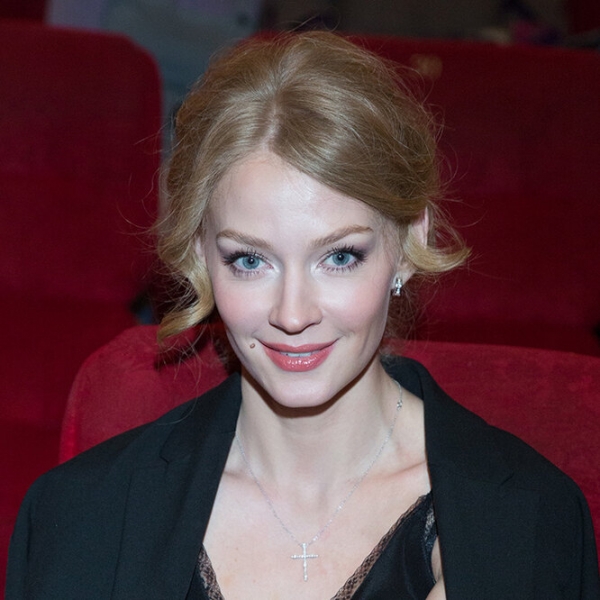 Богиня элегантности: 10 лучших бьюти-образов Светланы Ходченковой