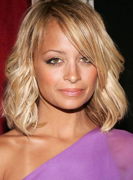 Что-то явно пошло не так: звезды, которые перемудрили с бровями