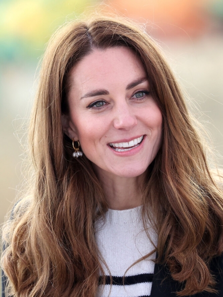 Cosmo-тест: угадай, на каком из фото звезде меньше лет