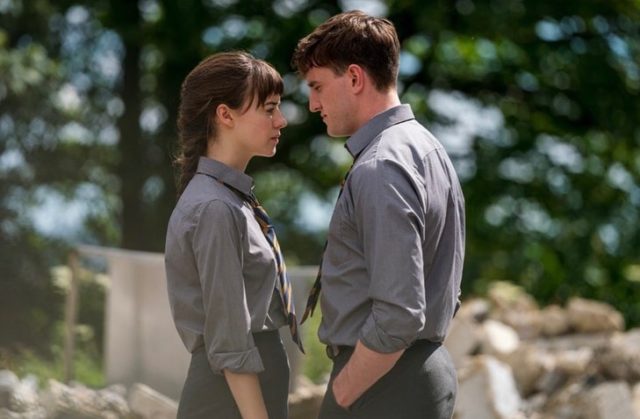 Дэйзи Эдгар-Джонс: рассказываем о звезде нового сериала «Нормальные люди»