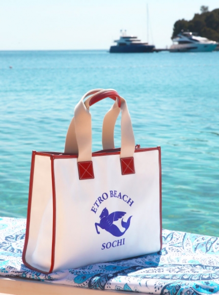 Дневник редактора моды: новый выход Рианны и A$AP Rocky, показ Louis Vuitton и другие fashion-события недели