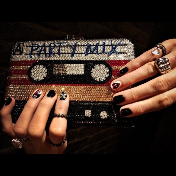 Эти звезды знают толк в маникюре! 20 модных идей, которые хочется повторить