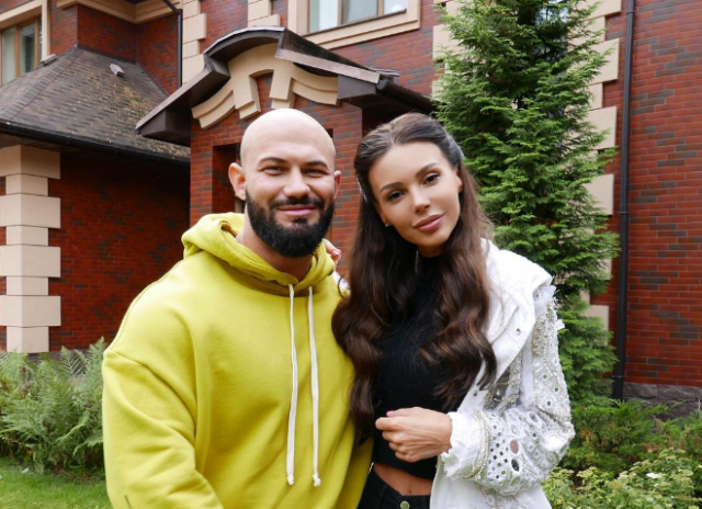 «Это был хайп»: подписчики обвиняют Джигана и Оксану Самойлову после фото со свидания