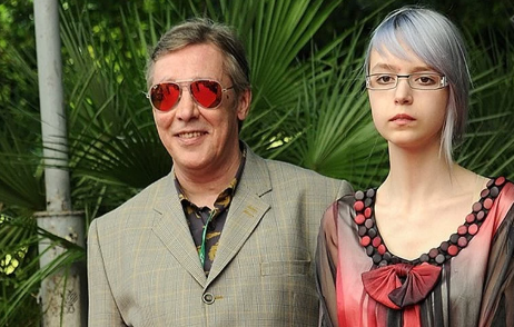 &laquo;Хочется вернуться домой, где мой отец никого не убивал&raquo;: дочь Михаила Ефремова дала интервью о ДТП, травле в Сети и преследовании СМИ 