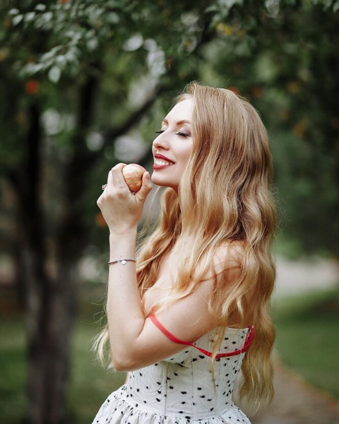 Ходячая реклама: самые красивые пластические хирурги из Instagram