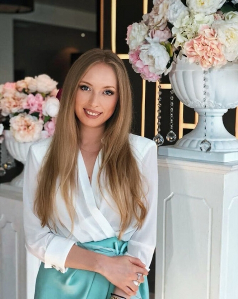 Ходячая реклама: самые красивые пластические хирурги из Instagram