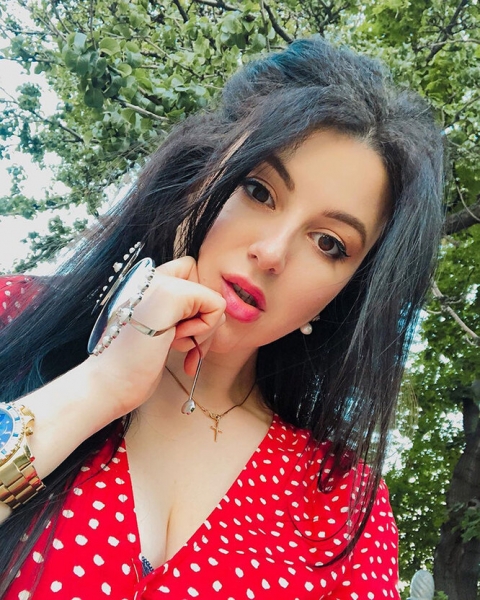 Ходячая реклама: самые красивые пластические хирурги из Instagram