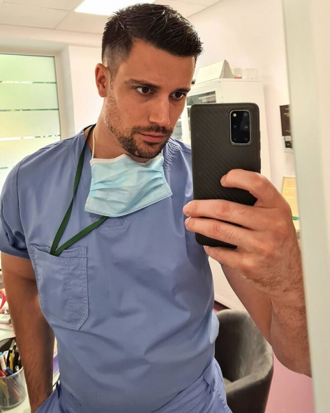 Ходячая реклама: самые красивые пластические хирурги из Instagram