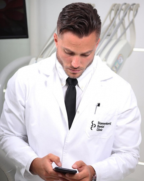 Ходячая реклама: самые красивые пластические хирурги из Instagram