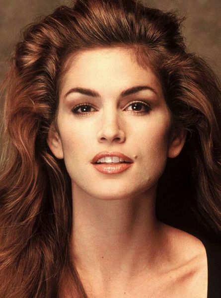 Изюминка или недостаток: самые знаменитые родинки звезд