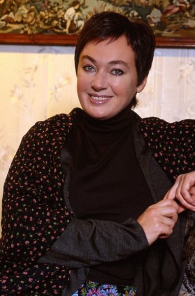Как менялась Лариса Гузеева: от&nbsp;&laquo;Жестокого романса&raquo; до&nbsp;&laquo;Давай поженимся!&raquo;