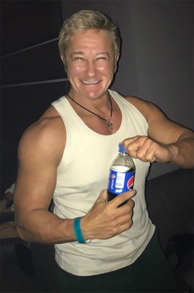 Королевы качалки: невероятные преображения девушек до и после спорта