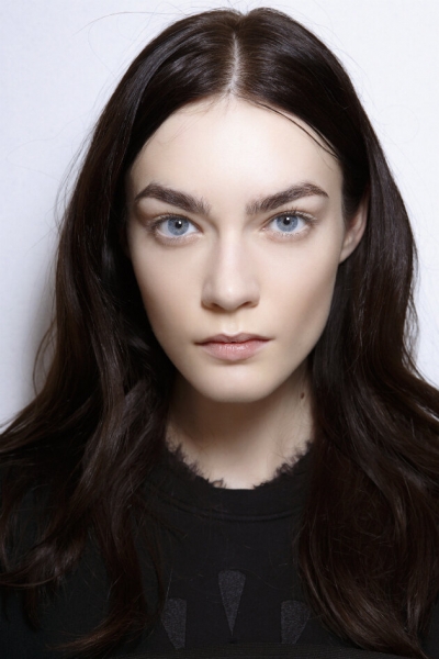 Красимся в брюнетку: проблемы, которые тебя ожидают, и как их решить