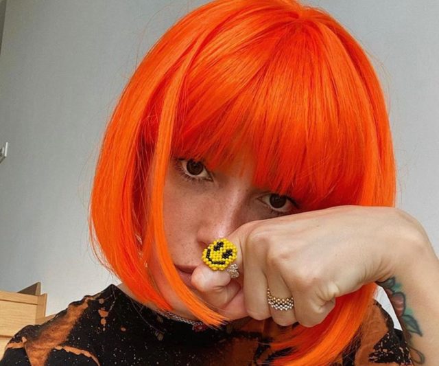 Массивные цепи и колье из бисера: какие украшения носить этим летом