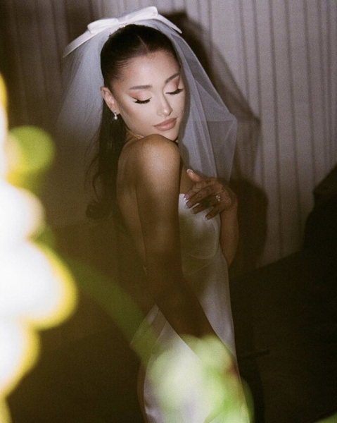 Меньше — лучше! Как красятся модные невесты — 8 бьюти-образов звезд