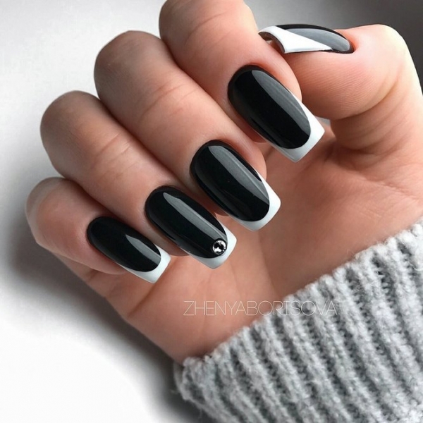 Модный маникюр со стразами: 30 непошлых идей, которые стоит повторить