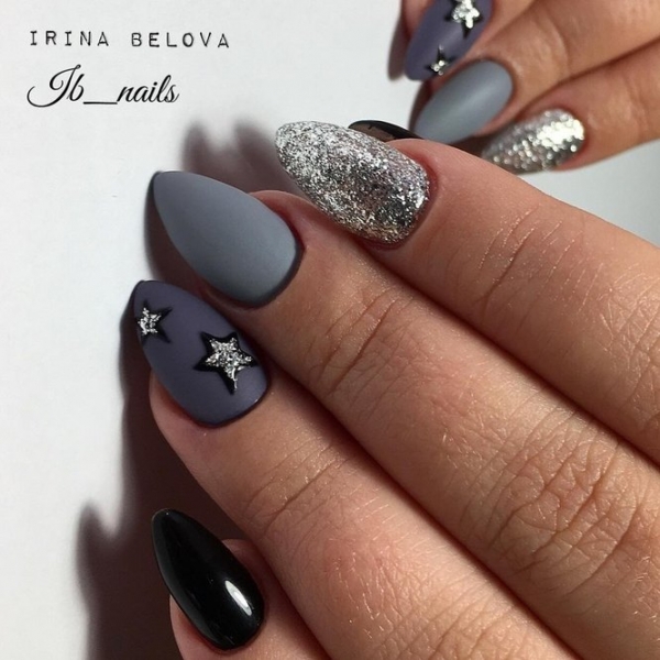 Модный маникюр со стразами: 30 непошлых идей, которые стоит повторить