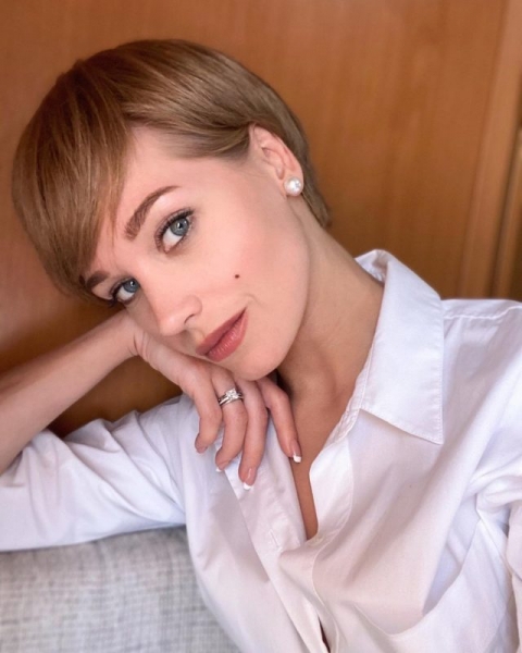 «Моя история»: Кристина Асмус с новой стрижкой намекнула на причину развода с Гариком Харламовым