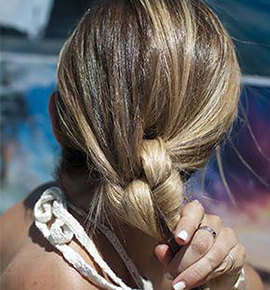 На работу и на свидание: 5 идеальных конских хвостов — пошаговая инструкция