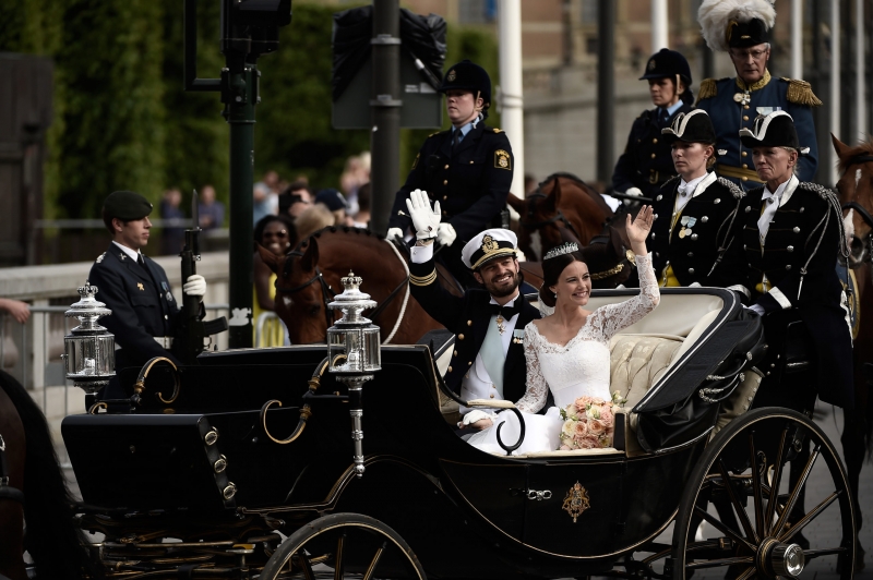 Нетрадиционные, дорогие и печальные: полный гид по королевским свадьбам 