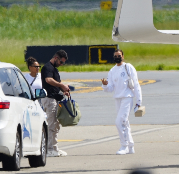 Новые фото: Ирина Шейк и Канье Уэст вернулись в Нью-Йорк после романтического отдыха во Франции