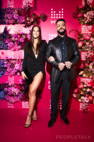 О дружбе с Неймаром, бывших Тимати и «Холостяке»: самое интересное из нового интервью Екатерины Сафаровой