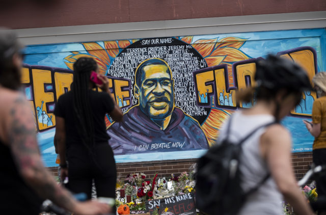 Обсуждают в Сети: Меган Маркл рассказала об унижениях из-за цвета кожи