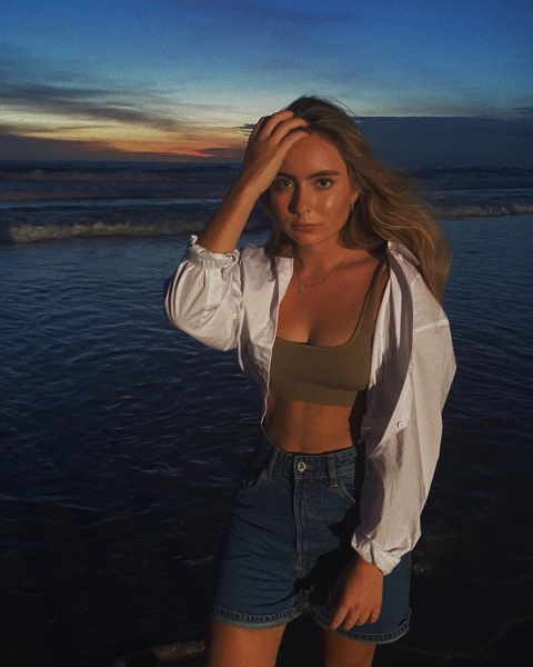 Очень красивая: показываем, как сейчас выглядит старшая дочь Татьяны Навки