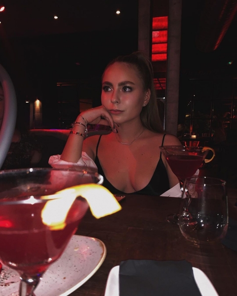 Очень красивая: показываем, как сейчас выглядит старшая дочь Татьяны Навки