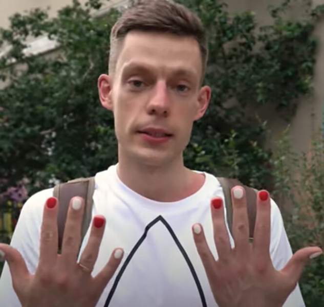 Они затмили своих возлюбленных! Звездные мужчины с ярким маникюром