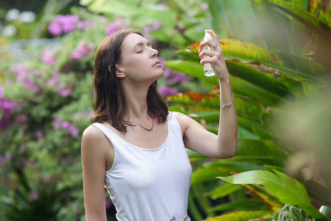 Освежись! Легкие мисты для лица, которые спасут твою кожу летом