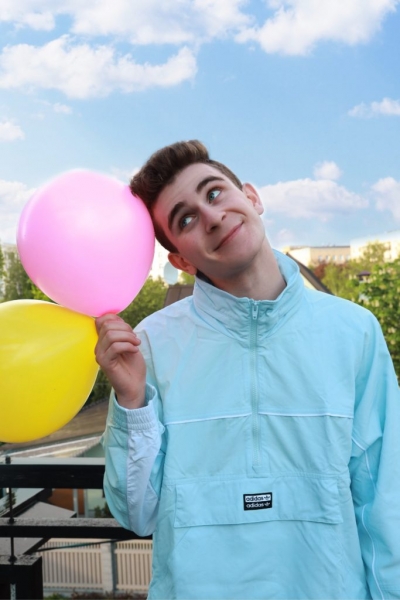 «Отношений сейчас нет»: звезда TikTok Артур Бабич о переезде в Москву из деревни, личной жизни и популярности