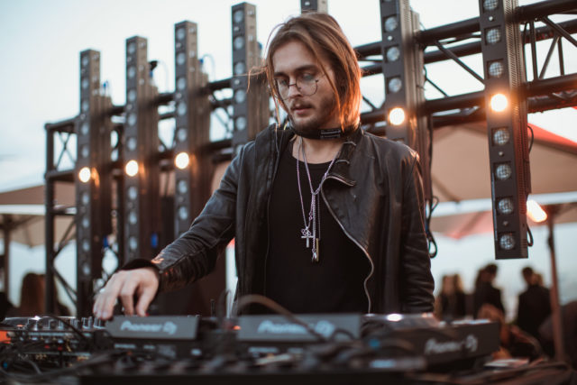 Первые вечеринки лета: где провести пятницу