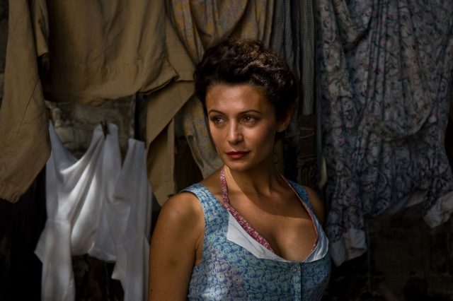 Планы на вечер: Оксана Фандера читает «Похороните меня за плинтусом» онлайн, прямой эфир с Alekseev и спектакль «Гроза»