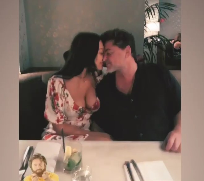 Похвасталась грудью: супруга Александра Цекало поделилась откровенным снимком 