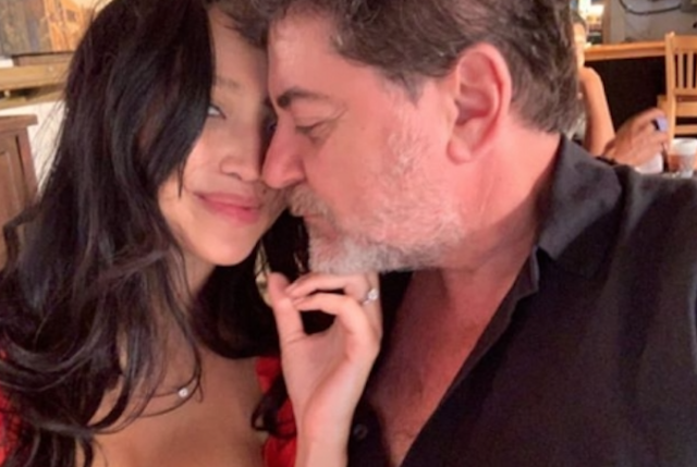 Похвасталась грудью: супруга Александра Цекало поделилась откровенным снимком 