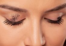 Помада на зубах и еще 9 непростительных «ляпов», которые испортят любой макияж