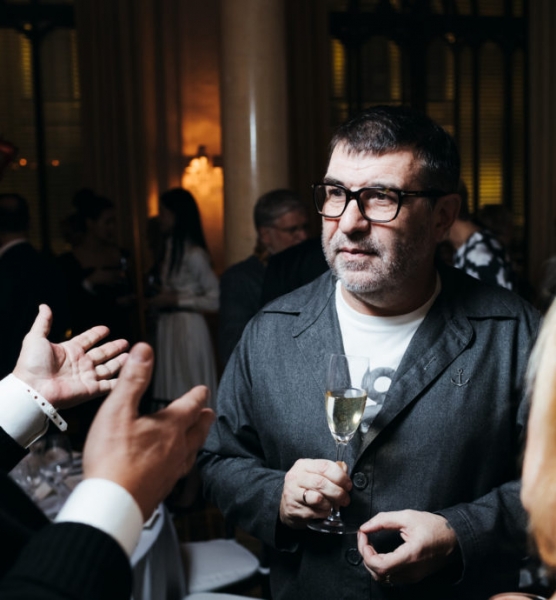 После подачи иска в суд: Евгений Гришковец записал обращение к Земфире