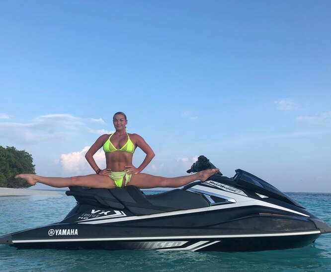 Раздеваться не&nbsp;просили: откровенные снимки звезд, которые никому не&nbsp;понравились