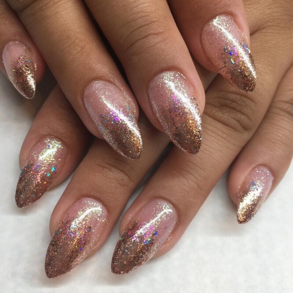 Розовое золото в&nbsp;тренде: 21 идея &laquo;драгоценного&raquo; маникюра