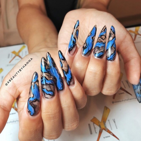 Самые странные маникюрные работы из&nbsp;бьюти-салонов звезд