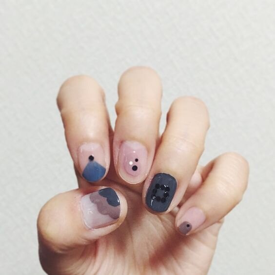 Серый — это не скучно! 50 вариантов модного маникюра в серых тонах