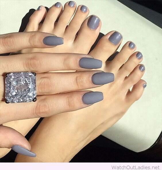Серый — это не скучно! 50 вариантов модного маникюра в серых тонах
