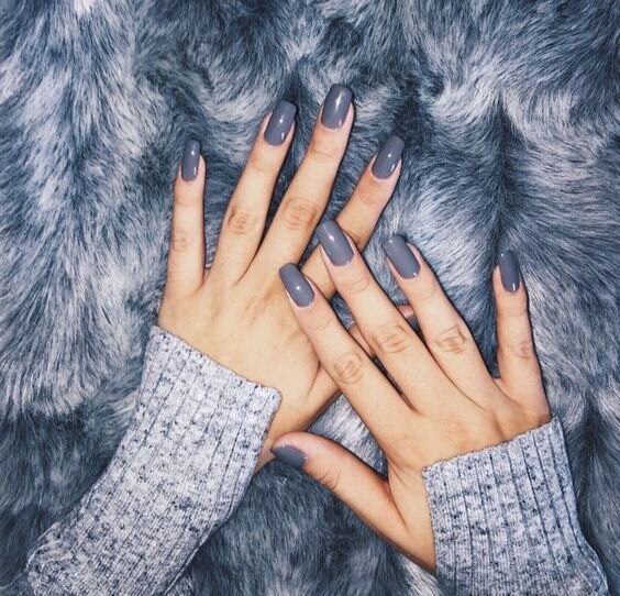 Серый — это не скучно! 50 вариантов модного маникюра в серых тонах