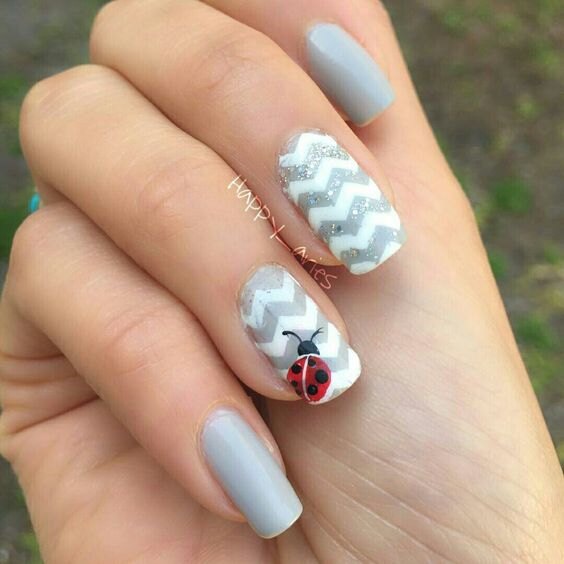 Серый — это не скучно! 50 вариантов модного маникюра в серых тонах