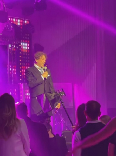 Скандал с режиссером, выступление дочери и звездные гости: как Глюкоза отметила 35-летие 