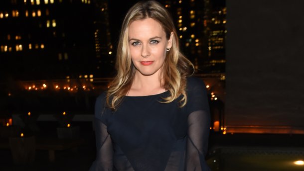 Скандальное заявление: Алисия Сильверстоун рассказала, что принимает душ вместе с 9-летним сыном