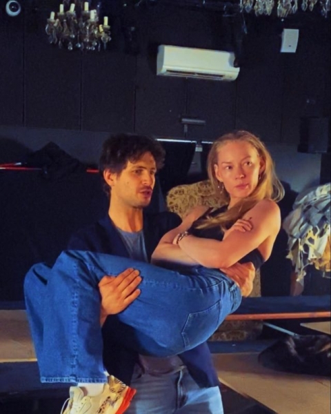 «Стоять с вашей фамилией рядом не хотелось бы»: Ольга Бузова и Елена Летучая поссорились из-за роли в постановке МХАТа