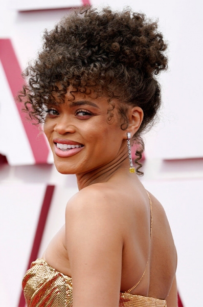 Типаж «девушка Брэда Питта» — что общего во внешности возлюбленных актера?