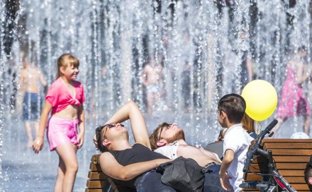 То ливни, то жара: рассказываем о погоде этим летом